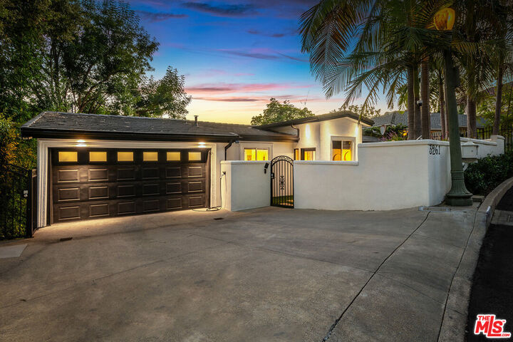 3261 N Knoll Dr  Los Angeles CA 90068 photo