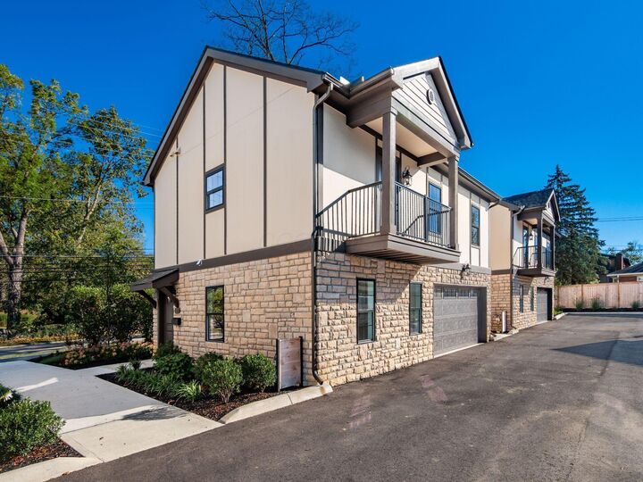 Property Photo: 2015 W 5th Avenue OH 43212