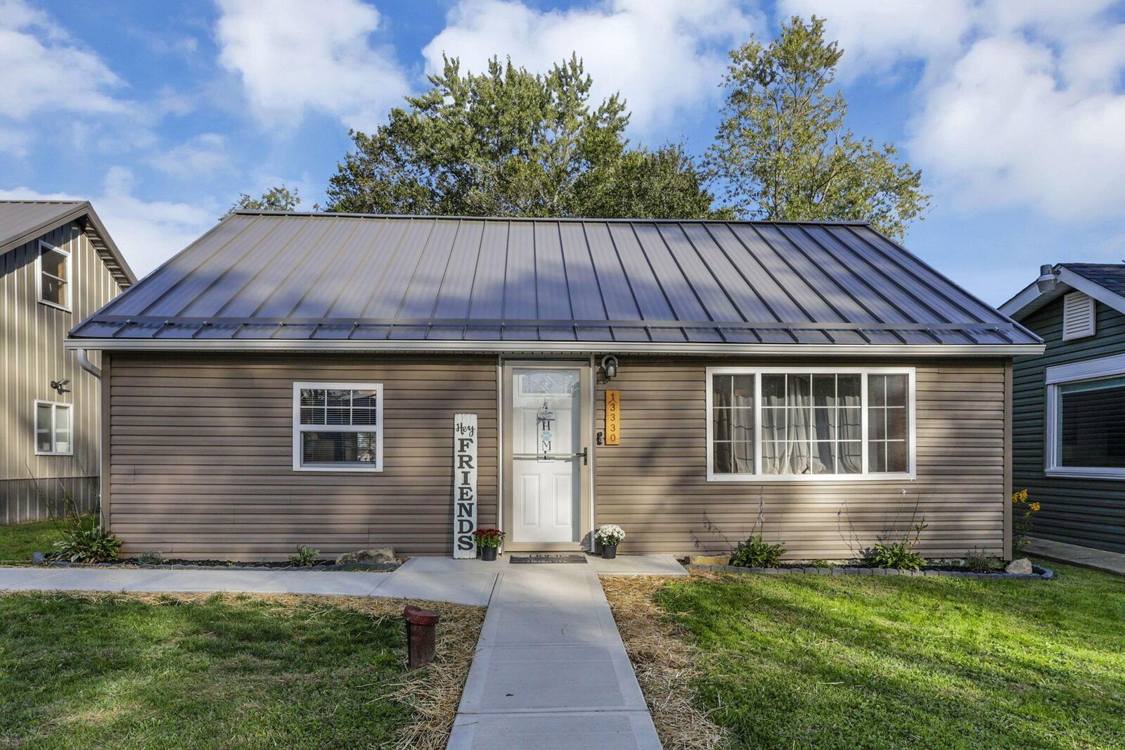 Property Photo: 13330 Queen NE Road OH 43076