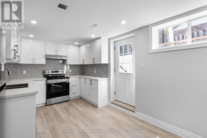 Photo de la propriété:  45 Hayward Crescent B  ON N1G 5A4 