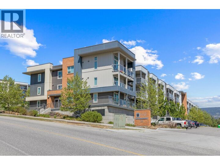Photo de la propriété:  725 Academy Way 203  BC V1V 0B4 