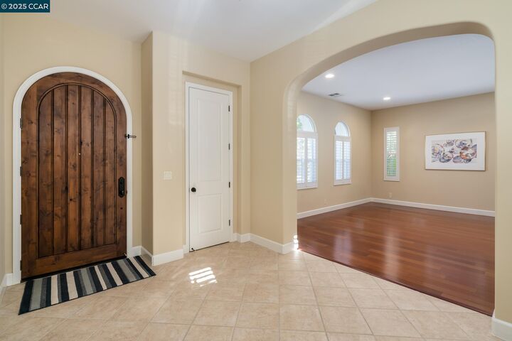Property Photo:  2240 Britannia Dr  CA 94582 