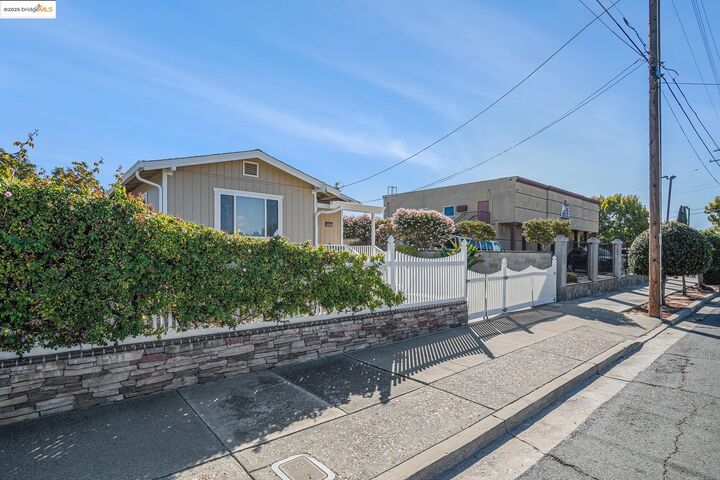 Property Photo:  2005 C St  CA 94509