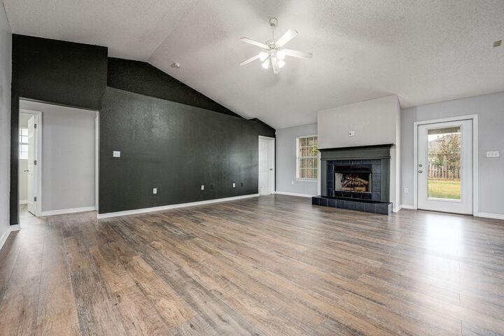 Property Photo: 2111 Hagood Loop FL 32536