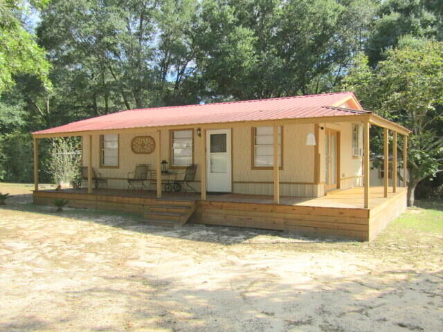 Property Photo: 3960 Poverty Creek Road FL 32539