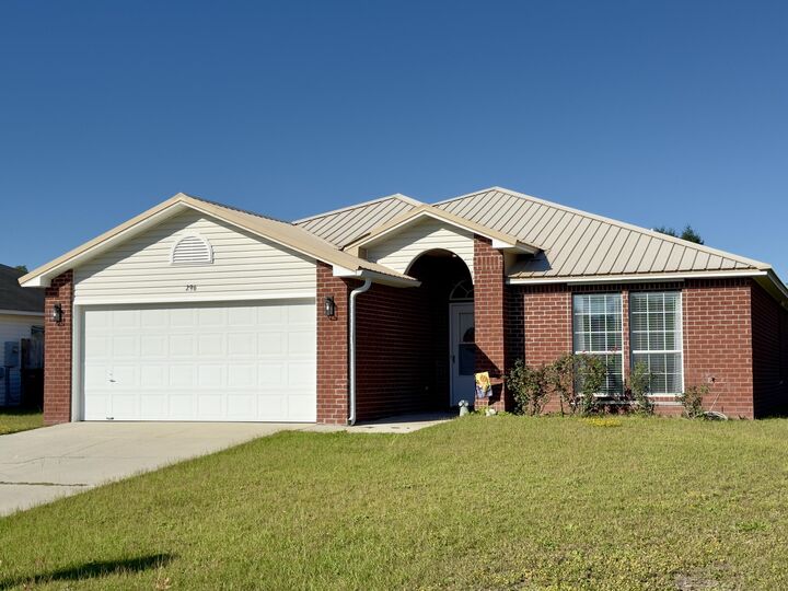 Property Photo:  296 Limestone Circle  FL 32539 