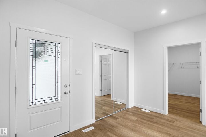 Property Photo: 133 Sunland Way AB T8H 2Y7