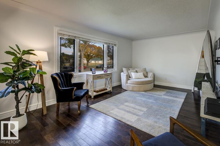 Photo de la propriété: 13619 122 Avenue NW AB T5L 2W1