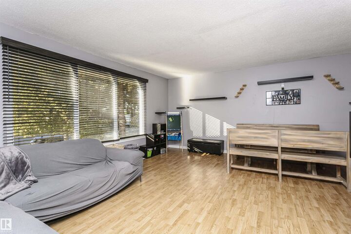 Property Photo: 14 Wapiti Drive AB T9G 1R2