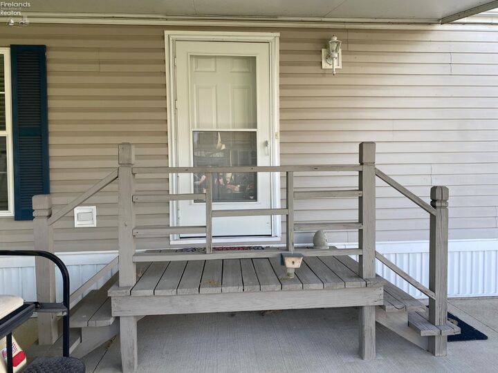 Property Photo: 8175 North Shore Boulevard 20 OH 43440