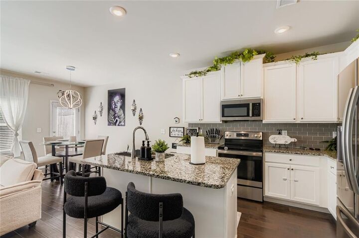 Property Photo: 3410 Highbury Way GA 30038