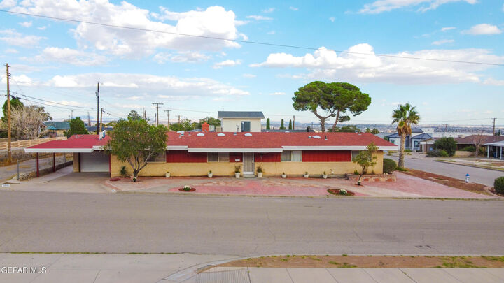 Property Photo: 2801 Polk Avenue TX 79930