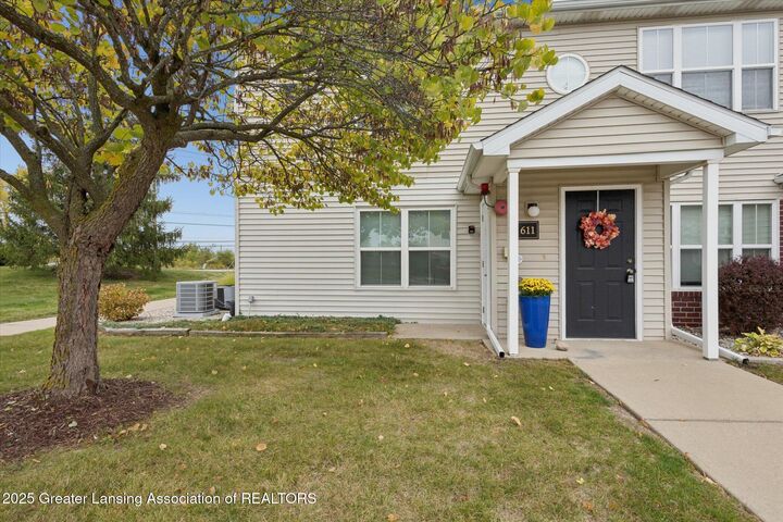 12948 Townsend Drive  Grand Ledge MI 48837 photo