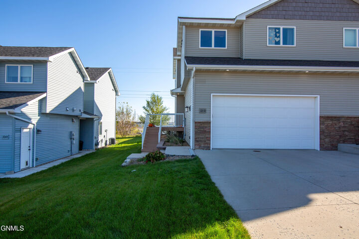 3250 Capitol Avenue E  Bismarck ND 58501 photo