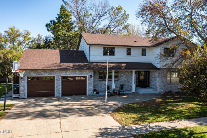 Property Photo: 3505 Overlook Drive ND 58503