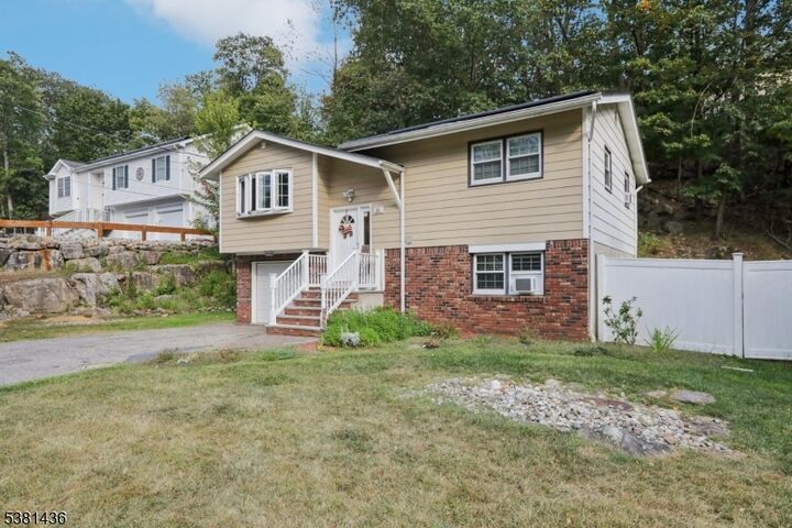 Property Photo:  23 Fordham Trl  NJ 07843