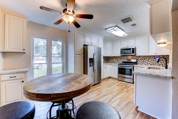 Property Photo: 5308 Tanglebriar Drive TX 77539