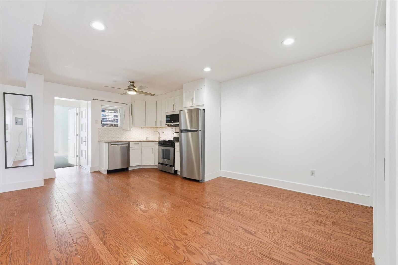 Property Photo: 281 4th St 3 NJ 07302