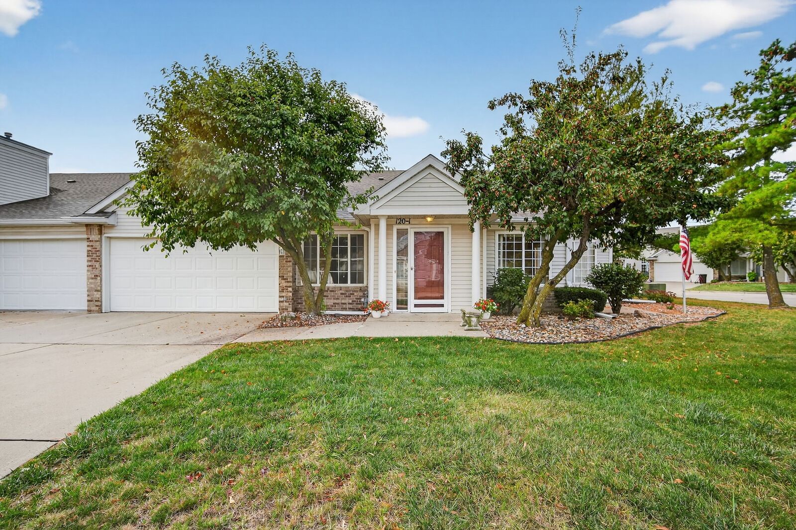 Property Photo: 120 NW Georgetown Boulevard 1 IA 50023