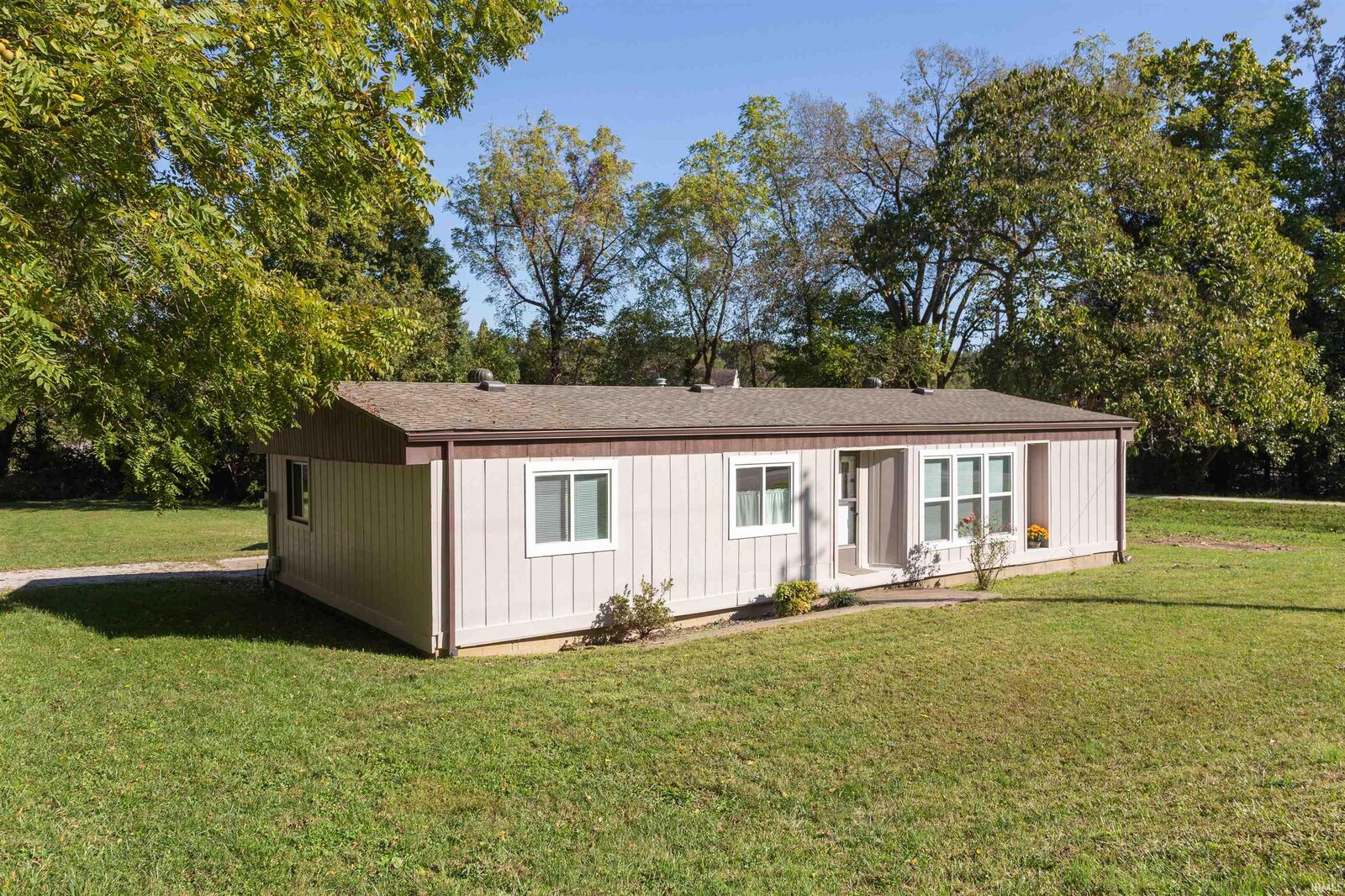 Property Photo: 322 S Second Street IN 47610