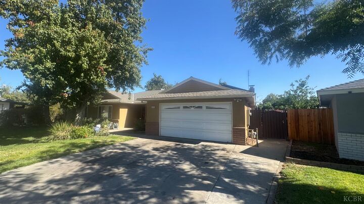 Property Photo:  4442 N Hacienda Drive  CA 93705 