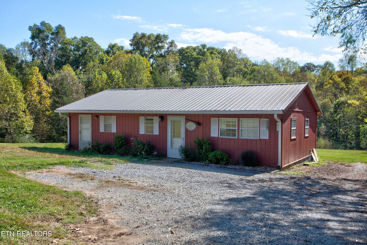 Property Photo: 3927 Miser Station Rd TN 37777