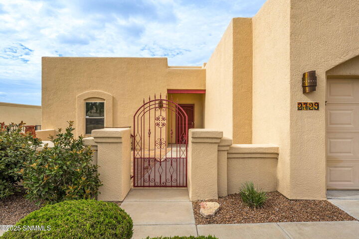 Property Photo:  2729 Coventry Road  NM 88011 