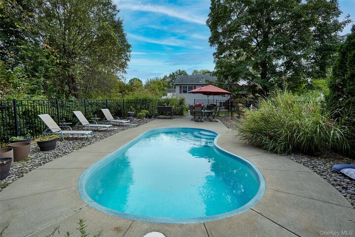 Property Photo:  26 Scott Drive  NY 12590 