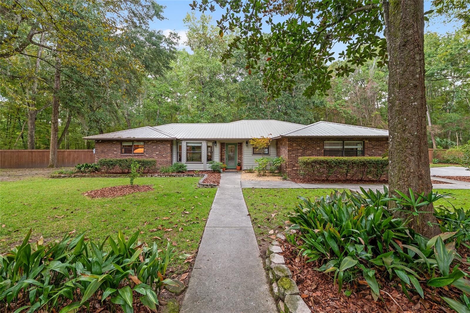 Property Photo: 6809 NW 90th Street FL 32653