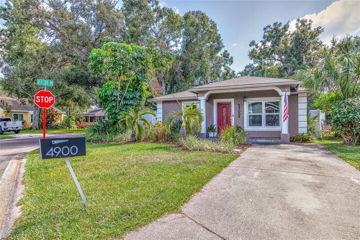 Property Photo: 4900 Rosedale Place N FL 33714