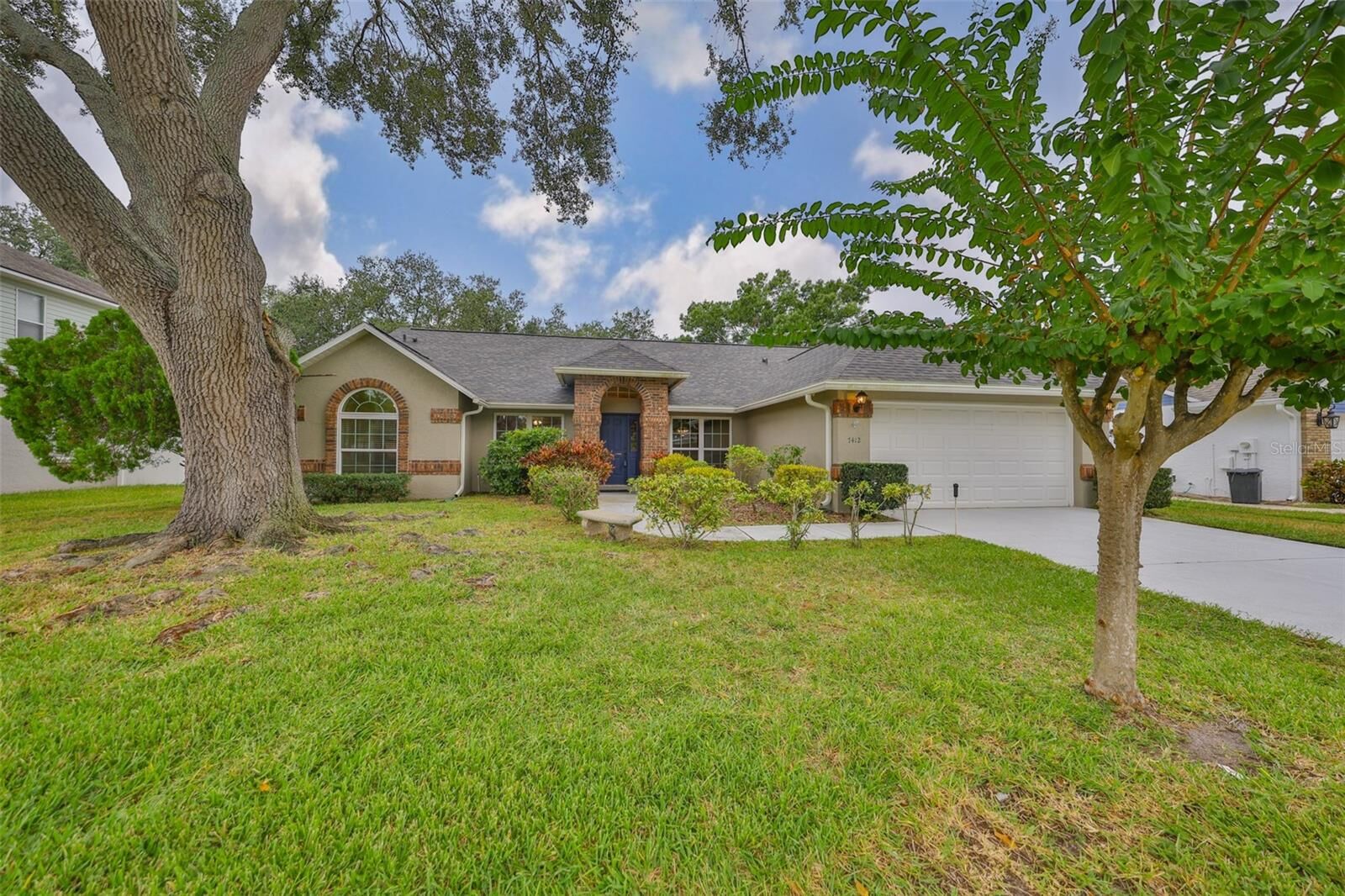 Property Photo:  7412 Mint Julep Drive  FL 33578 
