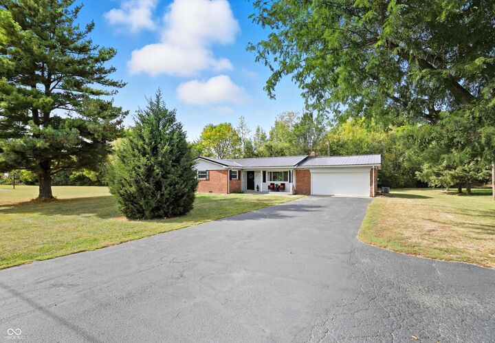 Property Photo:  5814 N 400 W  IN 46068 
