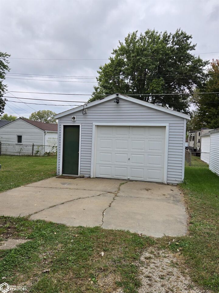 Property Photo:  405 Prairie Street  IA 52655