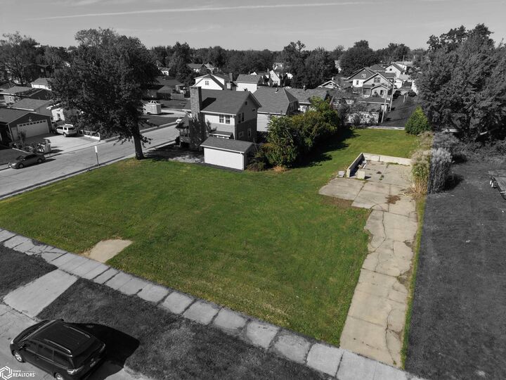 Property Photo:  709 W State Street  IA 50158