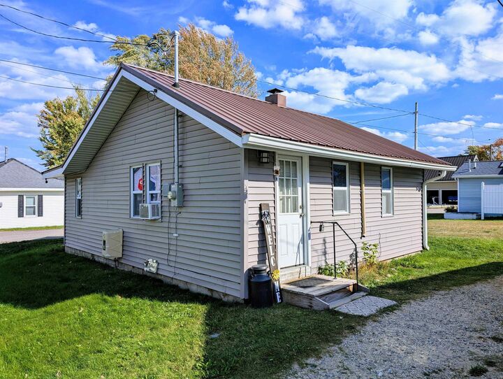 Property Photo: 707 Shoreline Drive MI 48629