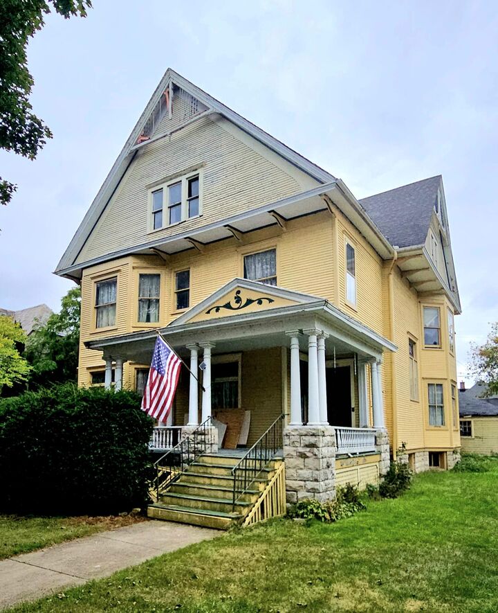 1720 College Ave  Racine WI 53403 photo