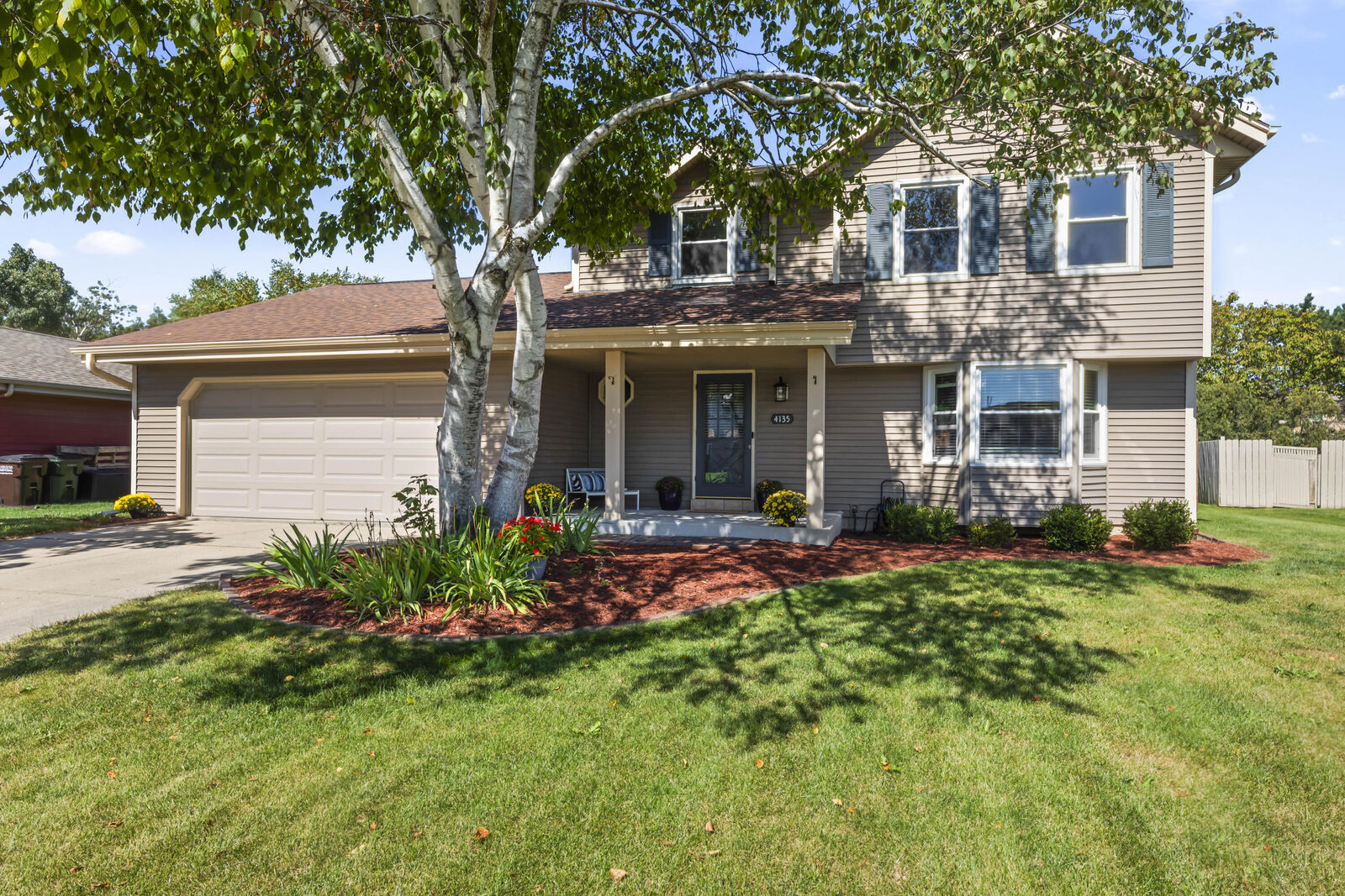 Property Photo: 4135 S Regal Manor Ct WI 53151