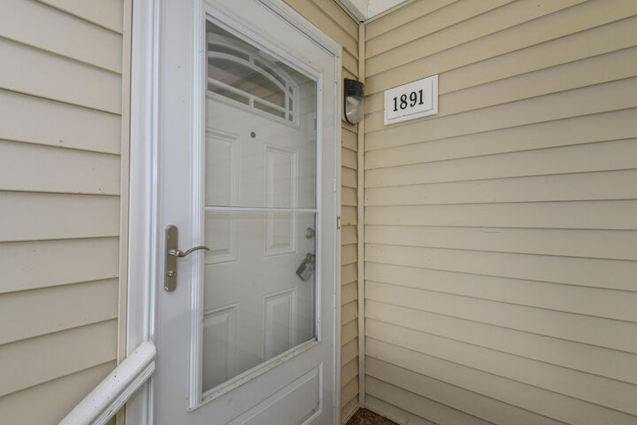 Property Photo: 1891 Parknoll Ln WI 53074