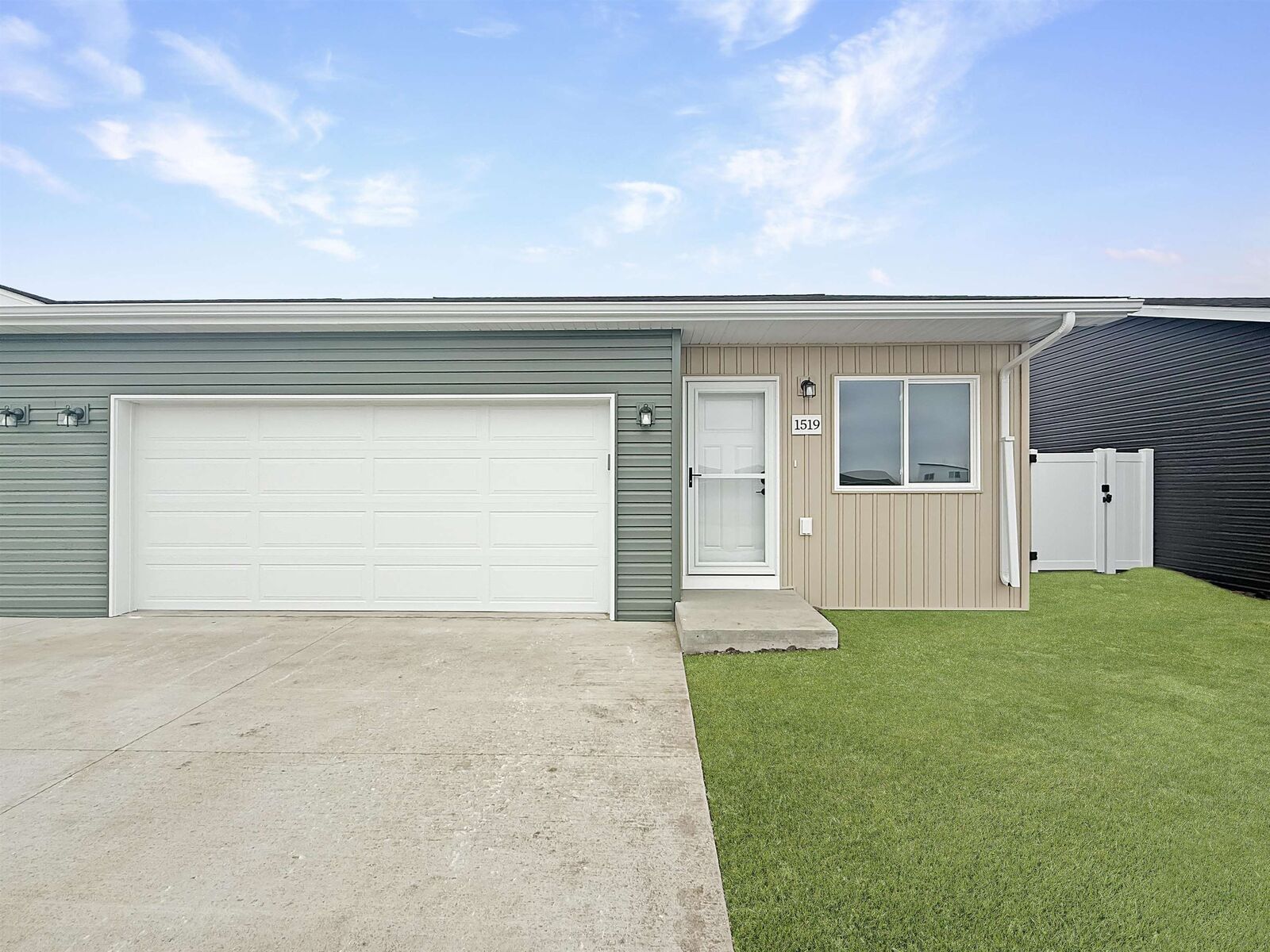 Property Photo: 1519 47th Loop SE ND 58701