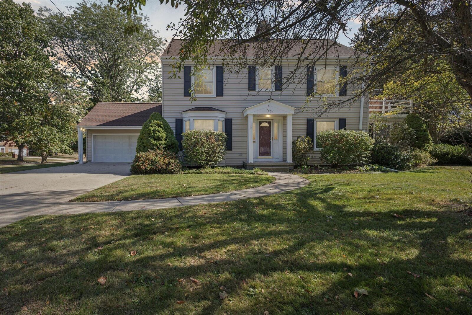 Property Photo:  701 S Durand Street  MI 49203 