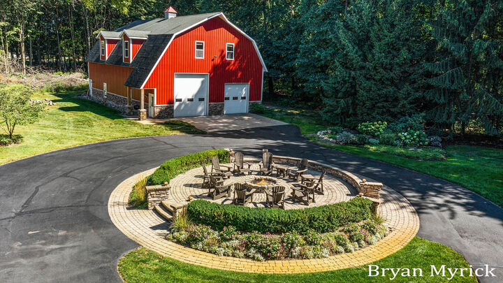 Property Photo:  1400 W 32nd Street  MI 49423 