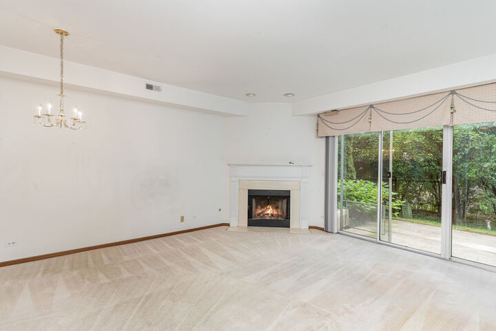 Property Photo:  1566 Darien Lake Drive  IL 60561 
