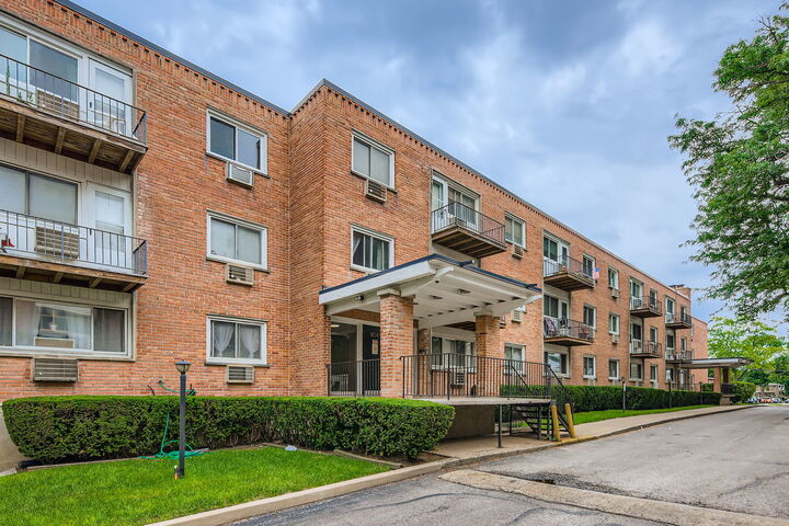 Property Photo:  8541 Lotus Avenue 914  IL 60077 