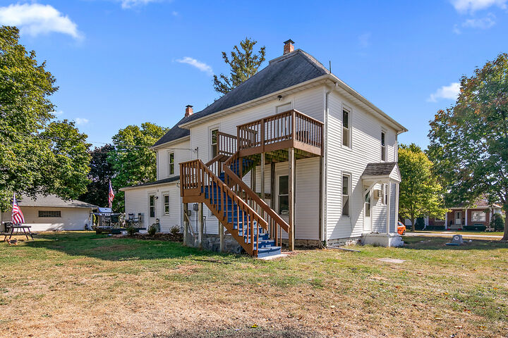 Property Photo:  205 E Jeffery Street  IL 60929 