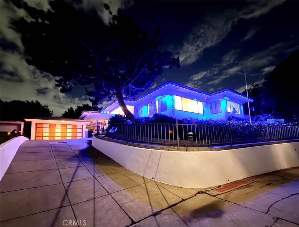 Property Photo:  11759 S Circle Drive  CA 90601