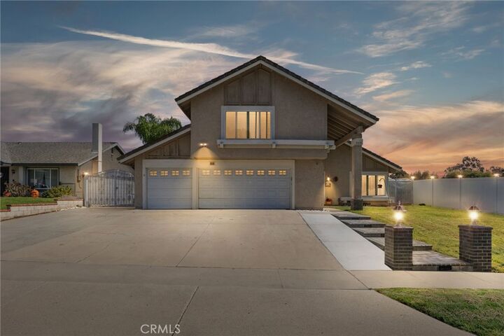 Property Photo:  909 Nottingham Drive  CA 92880 