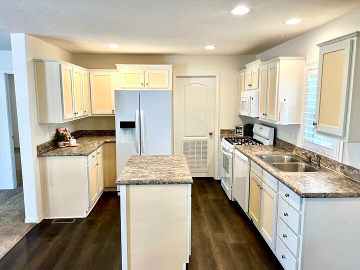 Property Photo: 53 Saxton Circle 53 CA 95610