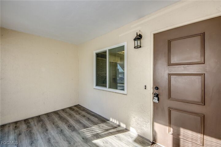 Property Photo:  2526 SE 16th Place 108  FL 33904