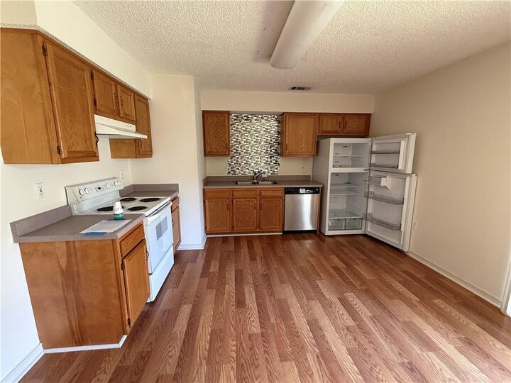 Property Photo:  2030 Swan Street  LA 70460