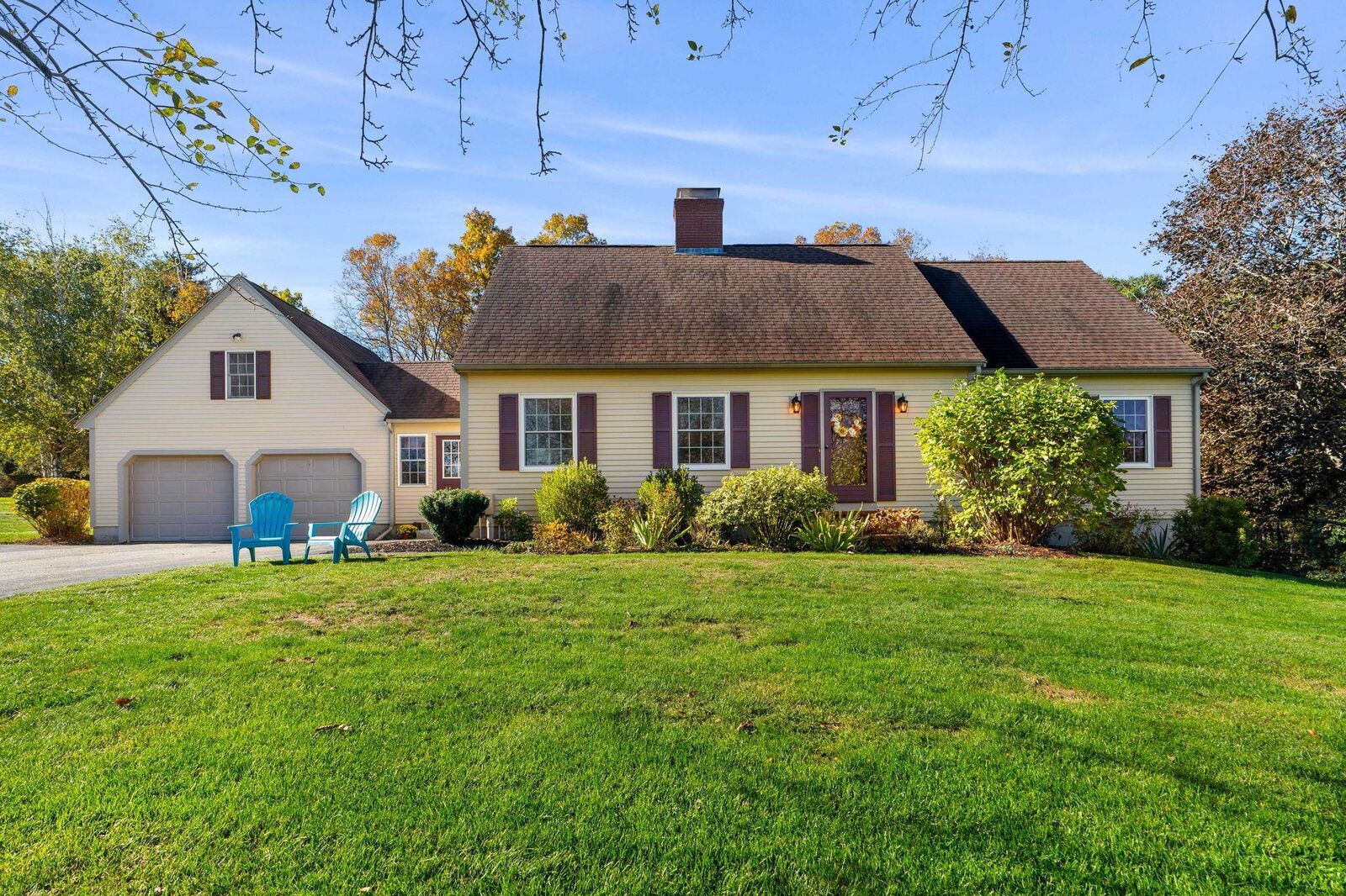 Property Photo:  5 Pheasant Run  NH 03848 